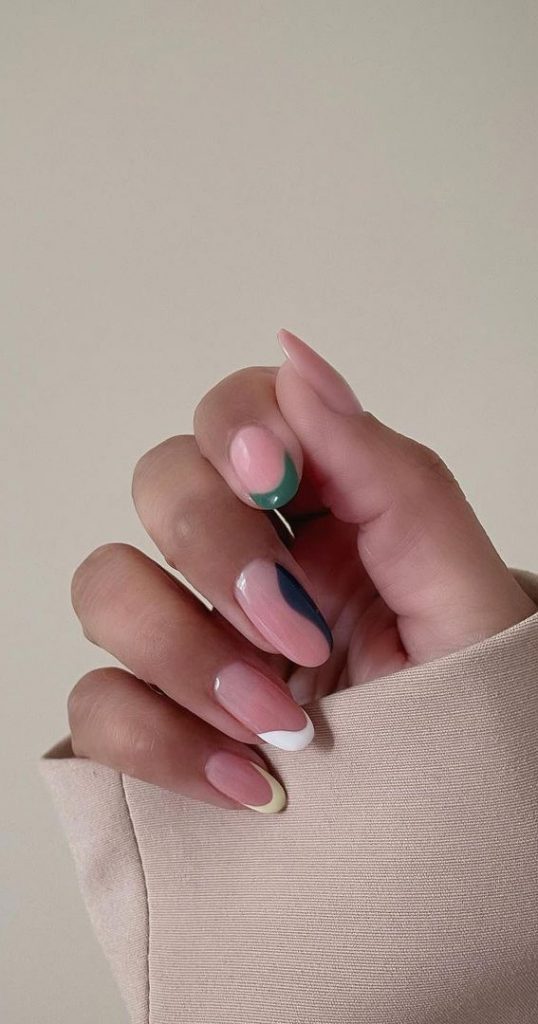 Minimalist Nail Art Ideas That Arent Boring Subtle And Abstract Nails 2357