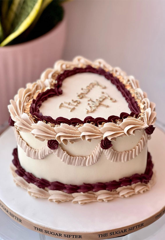 50 Lambeth Cake Ideas for Masterful Cake Decorating : Deep Plum + Nude Heart Cake