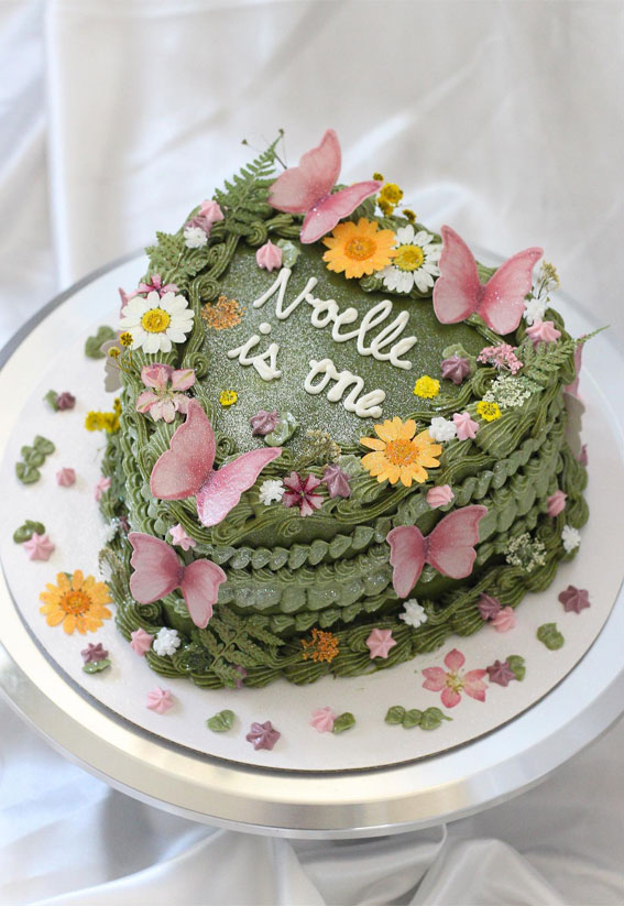 50 Lambeth Cake Ideas for Masterful Cake Decorating : Fairy Vibe Green Cake