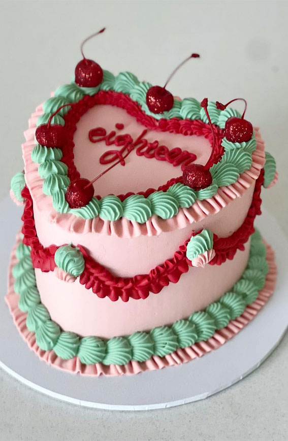 50 Lambeth Cake Ideas for Masterful Cake Decorating : Retro Heart in Mint & Pink