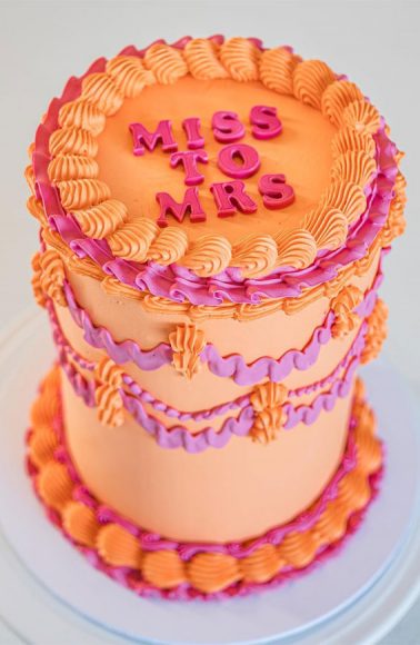 50 Lambeth Cake Ideas For Masterful Cake Decorating Miss To Mrs Cake