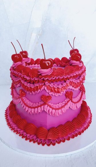 50 Lambeth Cake Ideas For Masterful Cake Decorating Pink And Red Heart Cake