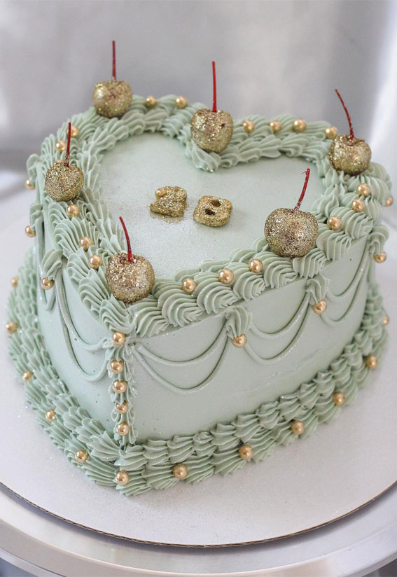 50 Lambeth Cake Ideas for Masterful Cake Decorating : Sage Green & Gold Cake