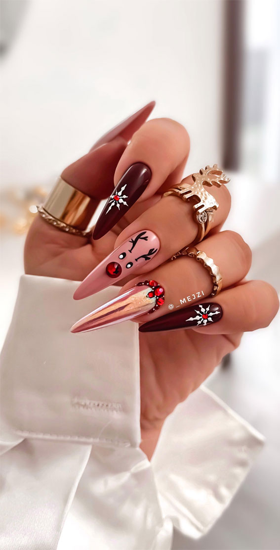 Magical Christmas Nail Art Inspirations : Reindeer & Chrome Stiletto Nails