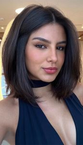 43 Structured Sophistication Bob Haircut Ideas : Brunette Middle Part ...