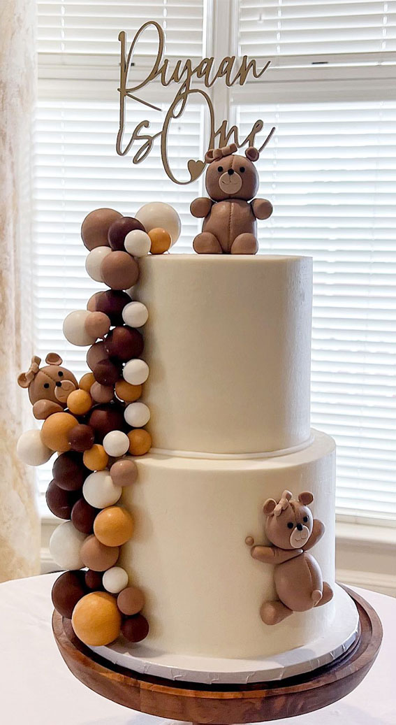 41 First Birthday Cake Ideas to Celebrate Milestone Moments : Fun Teddy Bear Cake