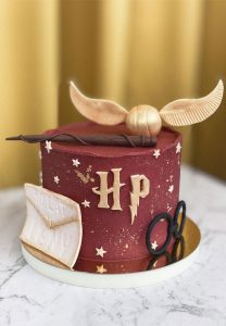 52 Enchanting Harry Potter Cake Ideas For Wizards And Witches : Red ...