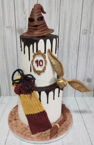 52 Enchanting Harry Potter Cake Ideas For Wizards And Witches : Two ...