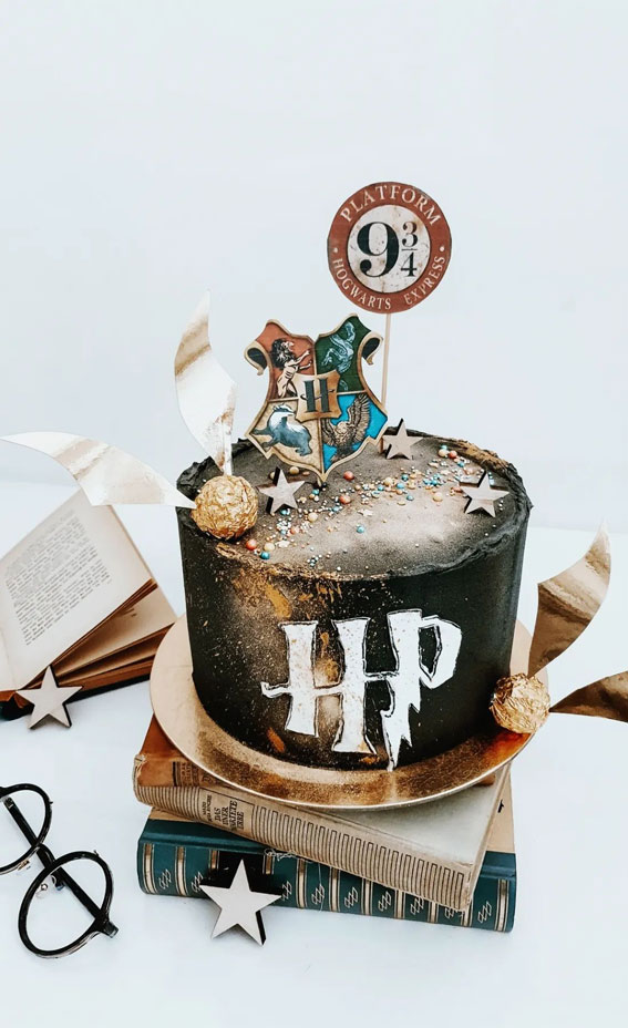 Black Harry Potter cake,  Harry Potter cake, Harry Potter theme cake, Harry Potter cake ideas