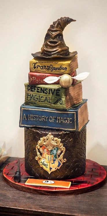 52 Enchanting Harry Potter Cake Ideas For Wizards And Witches : Spell ...