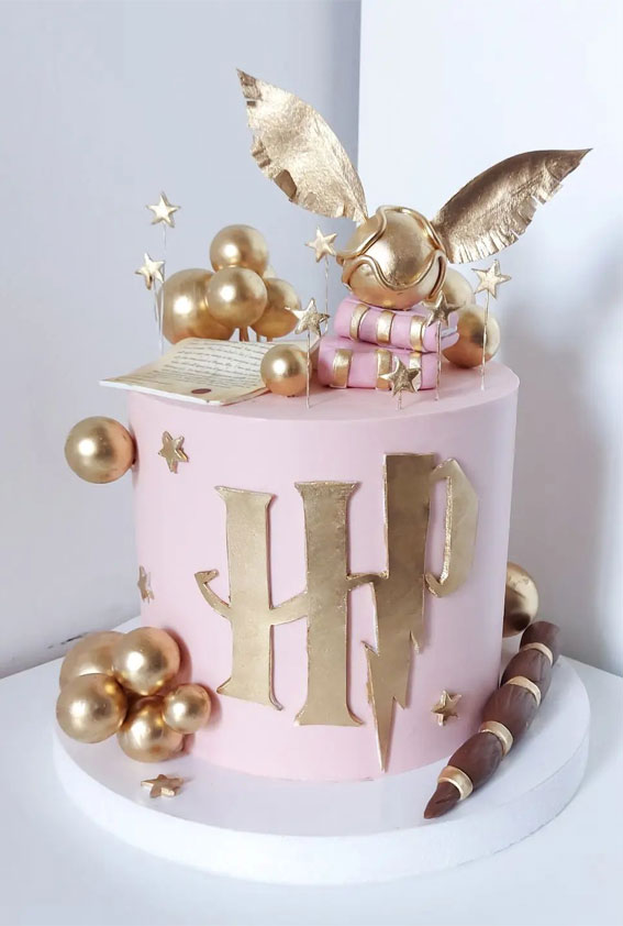 52 Enchanting Harry Potter Cake Ideas for Wizards and Witches : Soft Pink Cake