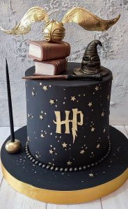 52 Enchanting Harry Potter Cake Ideas For Wizards And Witches : Matte ...