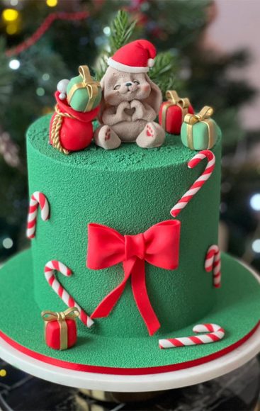 Festive Christmas Cake Delights to Sweeten Your Season : Jolly Holiday ...