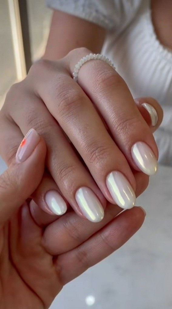 Simple Nail Ideas That’re Perfect for January : Pearly Oval-Shaped Nails