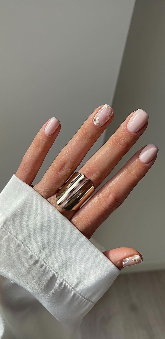 Simple Nail Ideas That’re Perfect for January : White Flower Border Nails