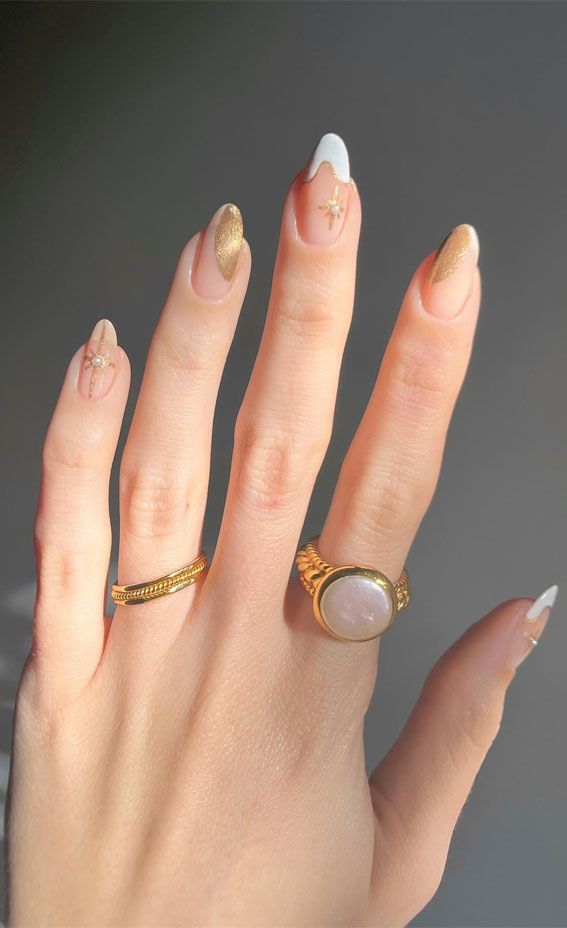 Simple Nail Ideas That’re Perfect for January : Glittery & White Nails