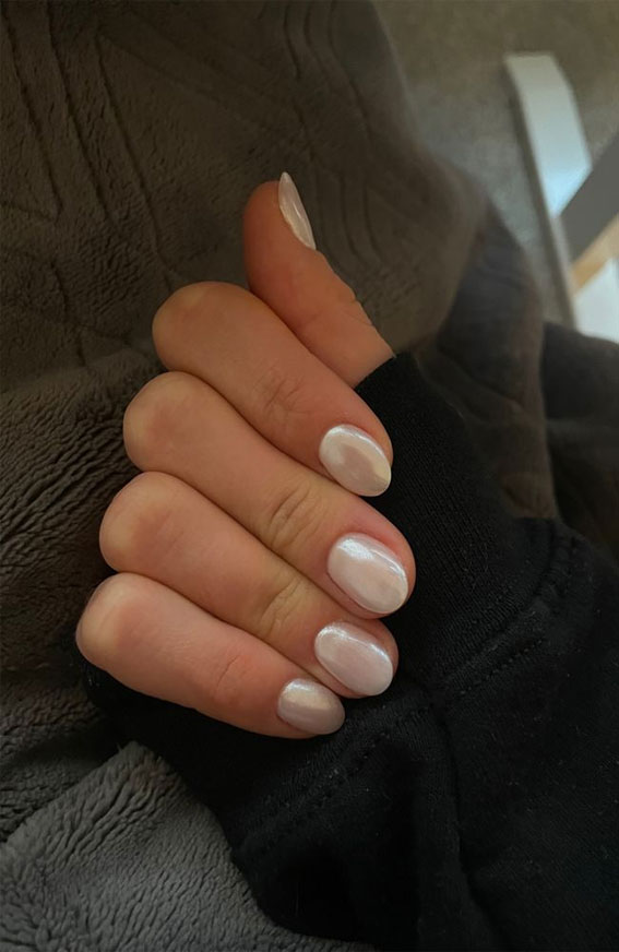 Simple Nail Ideas That're Perfect for January Pearl RoundShaped