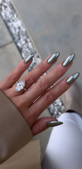 Simple Nail Ideas That’re Perfect For January : Simple Metallic Chrome ...
