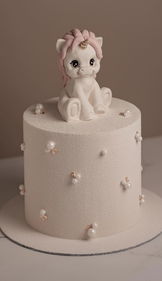 30 Birthday Cake Ideas for Little Ones : Unicorn & Pearl Cake