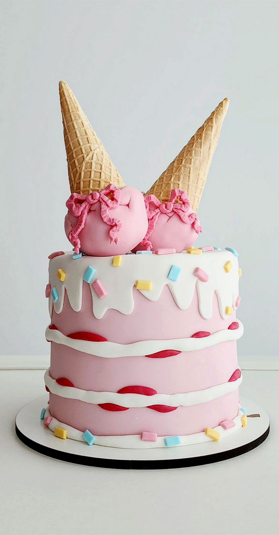 simple comic-inspired cake, simple birthday cake, simple pink birthday cake, pink birthday cake design, cartoon inspired birthday cake