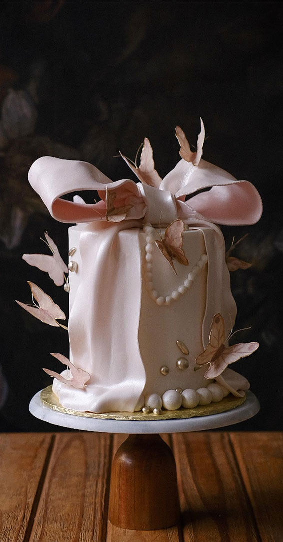 50 Birthday Cake Inspirations for Every Age : Bow Cake with Pearl & Butterfly