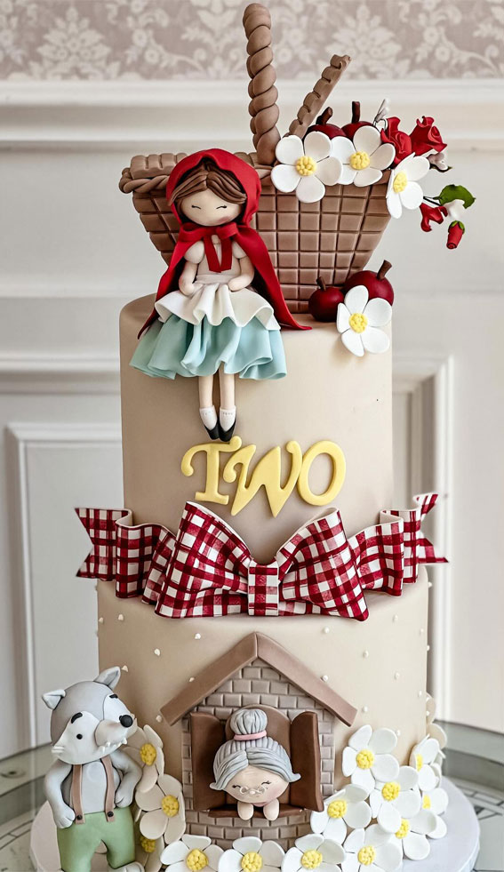 50 Birthday Cake Inspirations For Every Age : Little Riding Hood Theme Cake for 2nd Birthday