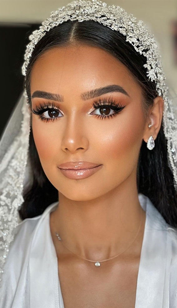 40 Radiant Bridal Glamour Wedding Makeup Ideas : Classic Elegance