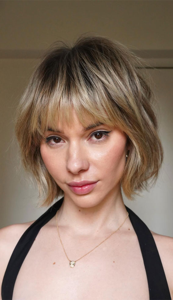 Exploring Chic Haircuts and Hair Trends : Effortless Textured Bob