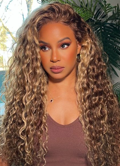 35 Honey Blonde Highlights Ideas : Vibrancy on Dark Brown Natural Curls