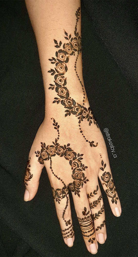 30 Timeless Henna Ideas For Stylish Expressions : Rose Vine Pattern Henna