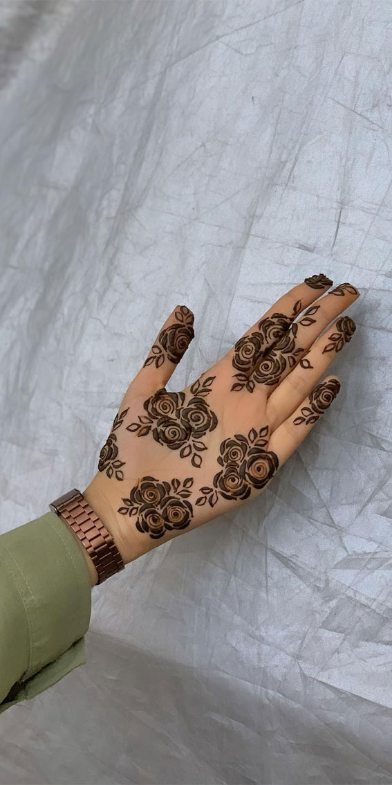 30 Timeless Henna Ideas for Stylish Expressions : Roses Pattern Henna