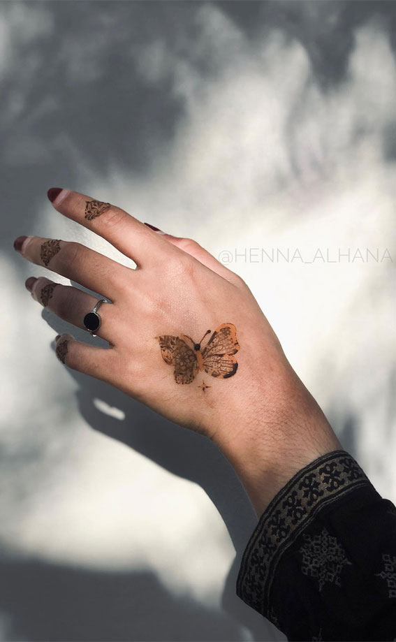 30 Timeless Henna Ideas for Stylish Expressions : Magic of Butterfly