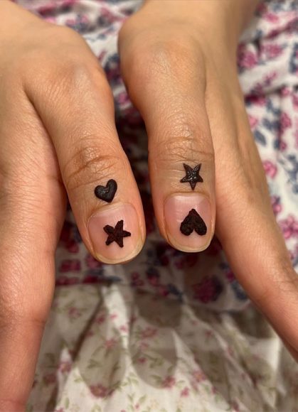 Elegant & Modern Interpretations Of Henna Artistry : Love Hearts & Stars