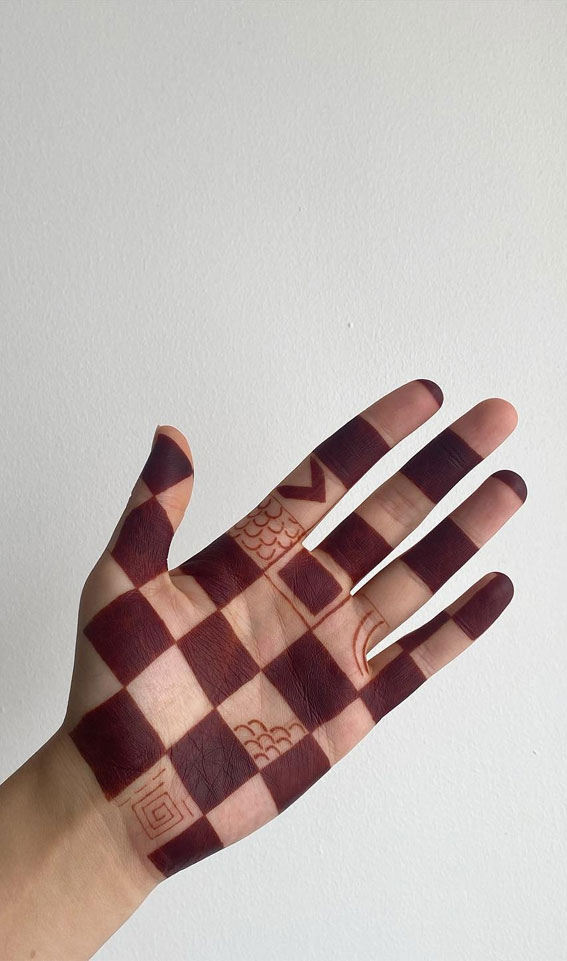 Elegant & Modern Interpretations of Henna Artistry : Checkered Board Pattern