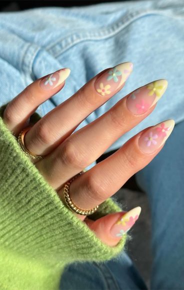 40 Cute Spring Nail Designs To Brighten Your Look : Pastel Yellow 