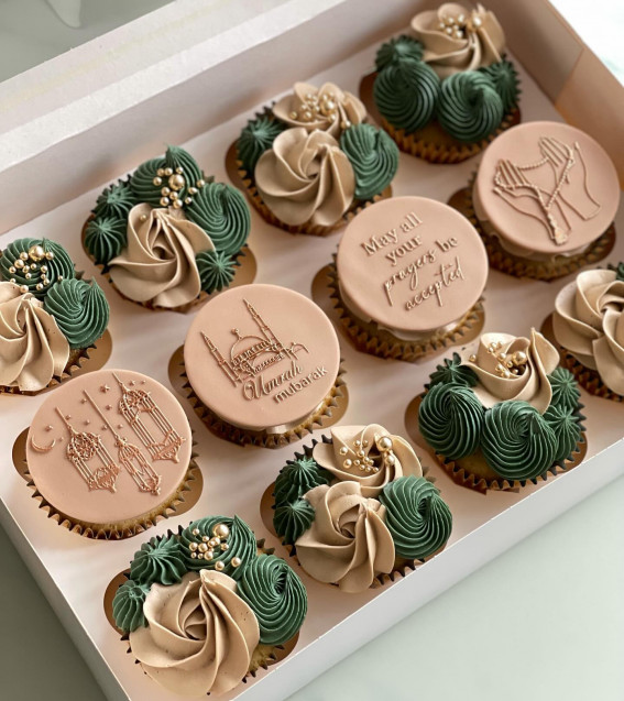 Umrah Mubarak Cupcakes , ramadan cupcakes, elegant cupcakes, green cupcakes