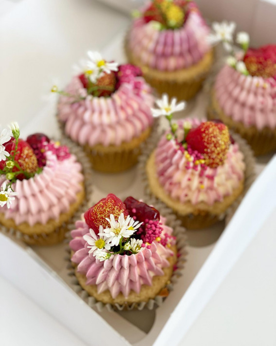 30 Tempting Cupcake Varieties : Raspberry & Vanilla Gluten-Free Cupcakes