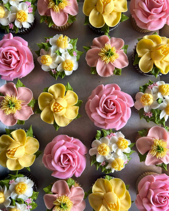 30 Tempting Cupcake Varieties : Pink & Yellow Bouquet Cupcakes