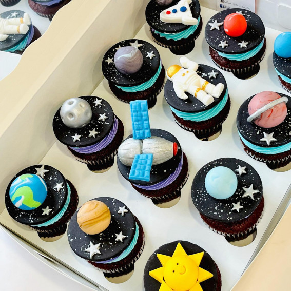 outer space theme cupcake, astronaut cupcakes, cupcakes, cupcake decorating ideas, cupcake decorating, birthday cupcakes, theme cupcakes, 18th birthday cupcakes, cupcake decorating ideas for birthday, first birthday cupcakes