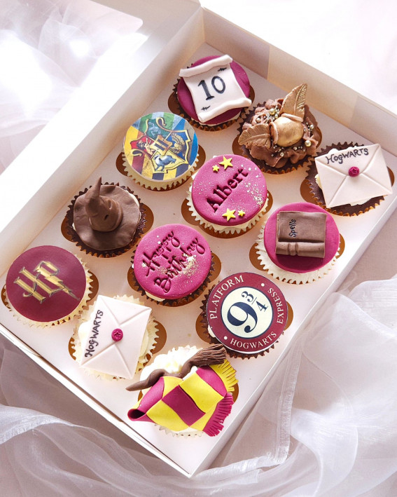 Harry Potter theme cupcakes, cupcake decorating ideas, cupcake decorating, birthday cupcakes, theme cupcakes, 18th birthday cupcakes, cupcake decorating ideas for birthday, first birthday cupcakes