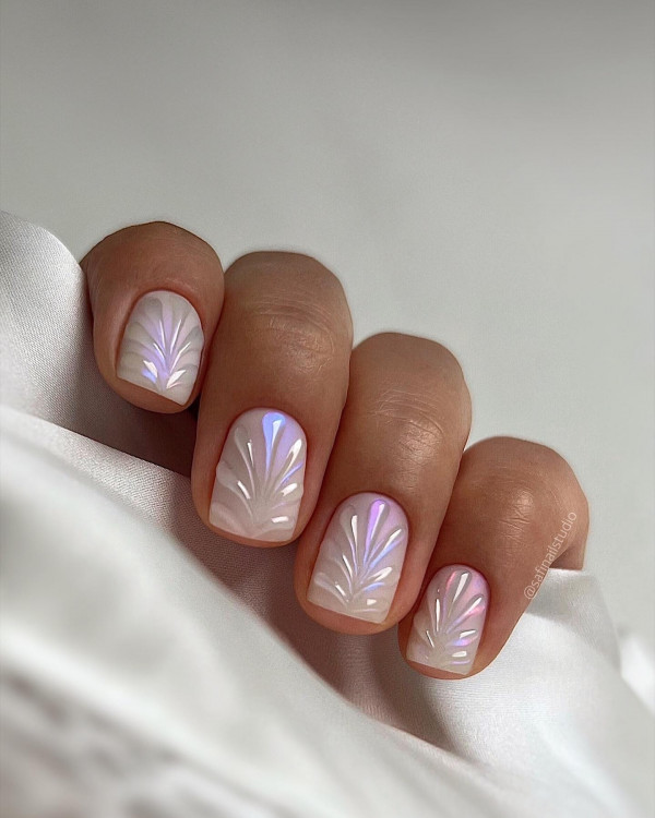 Simple Classy Summer Nails : Seashell-Inspired Summer Nails