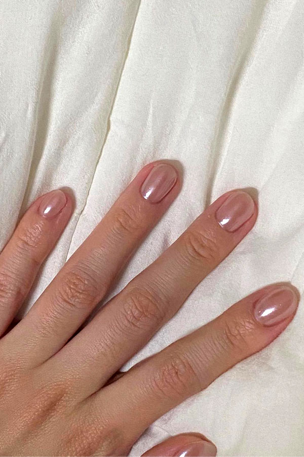 Minimalist Glazed Short Nails That Are So Elegant & Understated