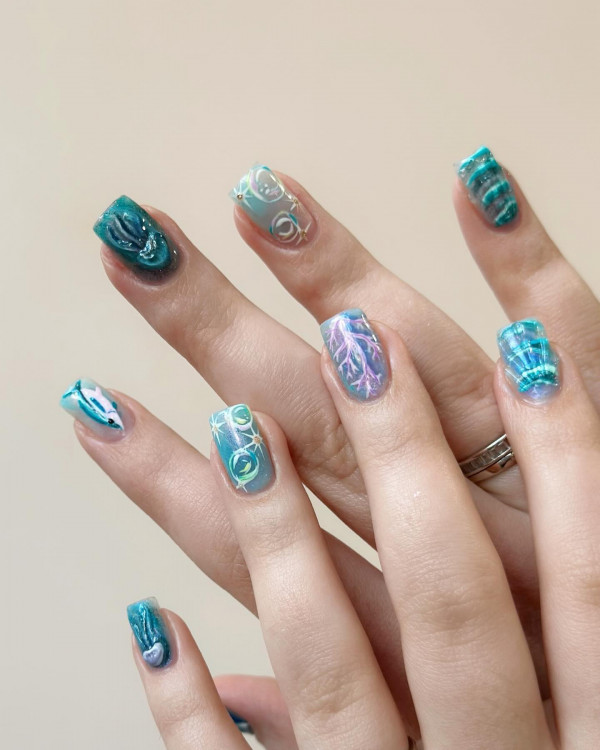oceanic theme nails, summer holiday nails