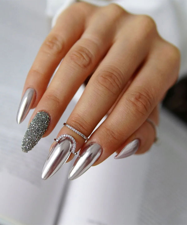 chrome nails, chrome almond nails, elegant chrome nails, trendy chrome almond nails