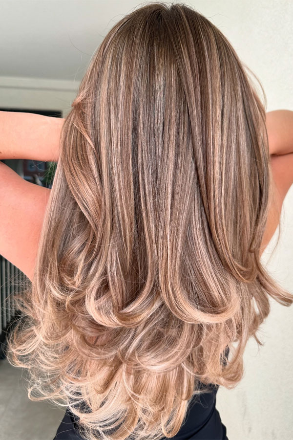 Cascading Beige Blonde Layers, butterfly layered haircut, Cute Layered Hairstyle For Long Hair, long layered haircut