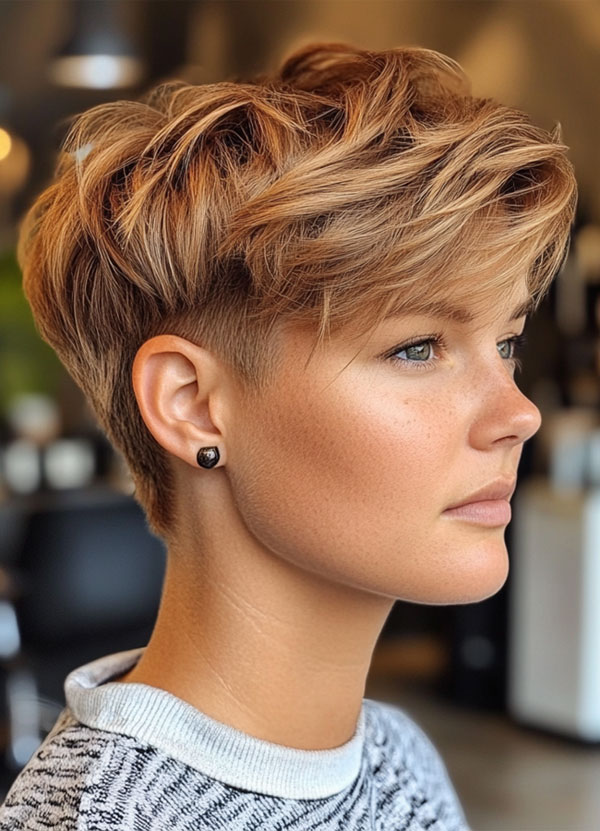 35 Cute Short Hairstyles to Rock : Chic Tapered Pixie with Warm Highlights