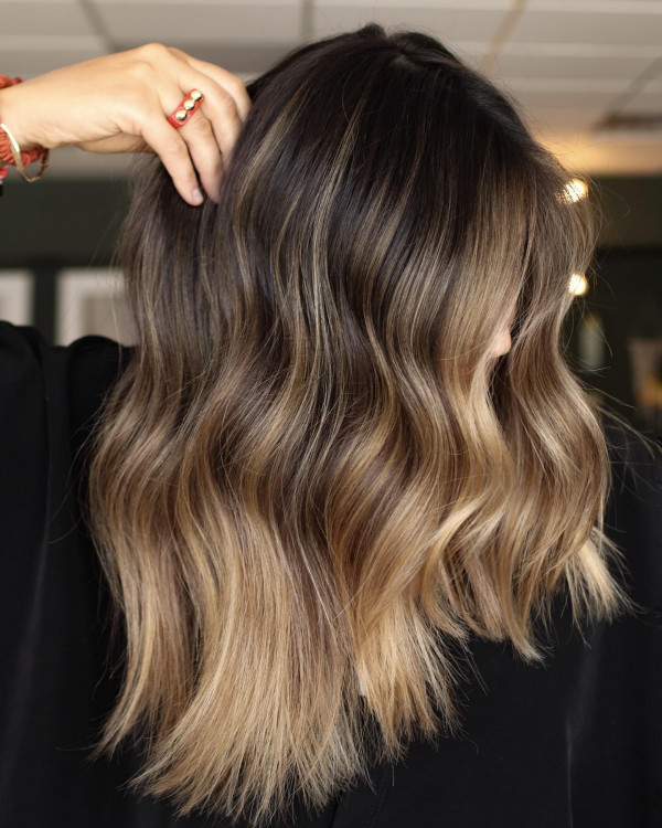 42 Autumn-Inspired Hair Shades to Try : Toasted Almond Balayage