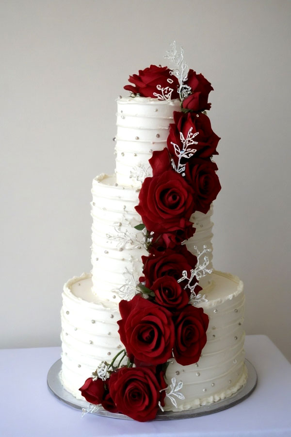 61 Exquisite Wedding Cakes for Every Style: Timeless Red Rose Cake