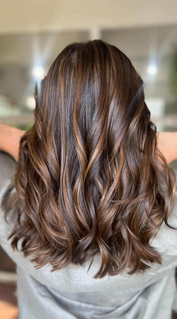 Medium-Length Rich Brown Loose Waves, fall hair color idea, Autumn-Inspired Hair Shades