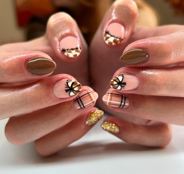 30 Trendy Fall Nails to Inspire Your Cozy Season Look : Cozy Plaid, Glitter and Pumpkin Tip Nails